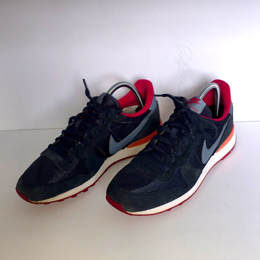 Women’s Nike internationalist running shoe size 9 1/2